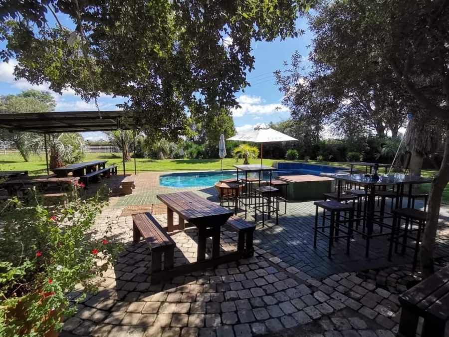 Commercial Property for Sale in Tweeriviere A H North West